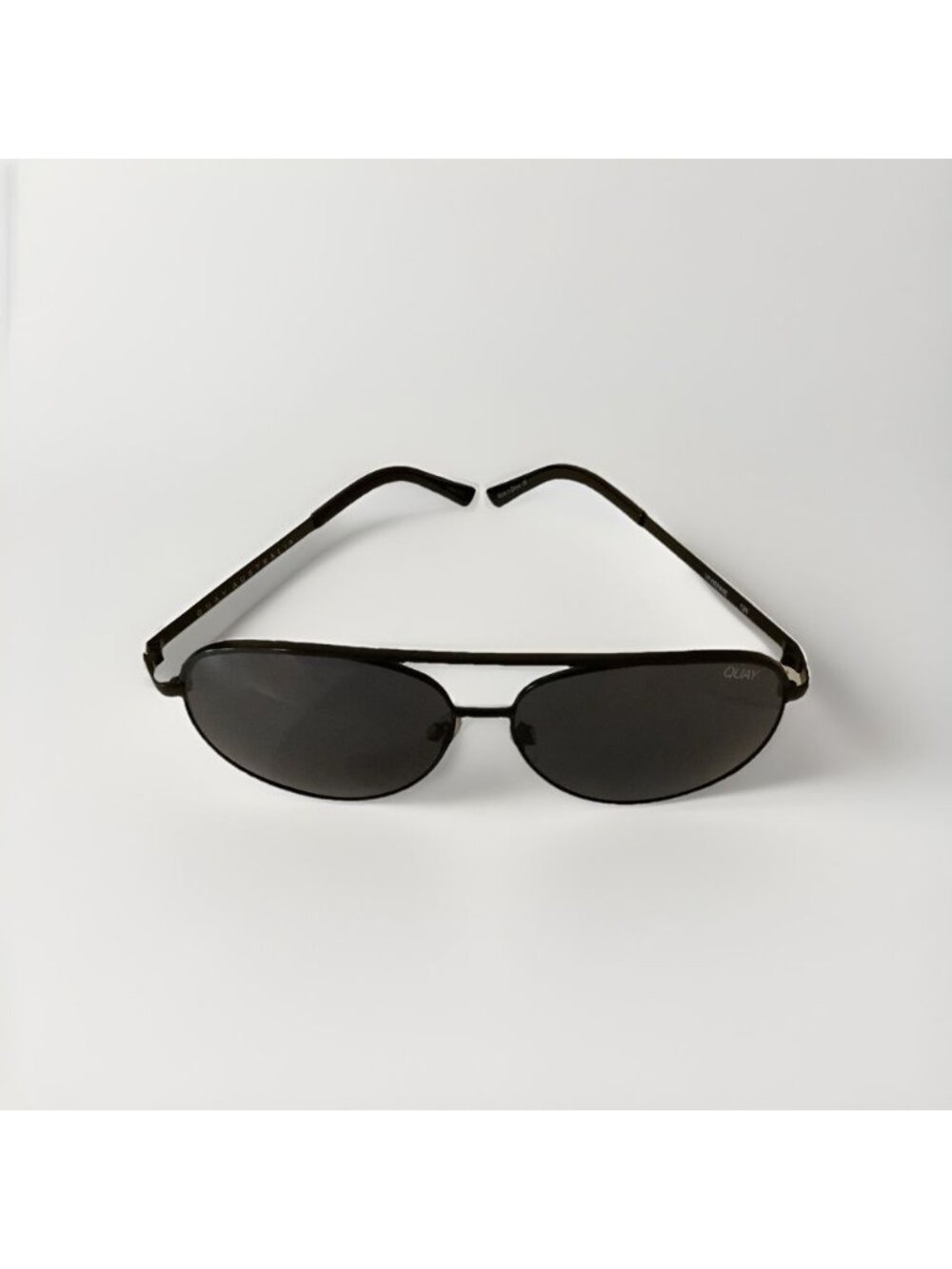 Quay Australia Vivienne Aviator Sunglasses Black Metal Frame Smoke Lens, Used
